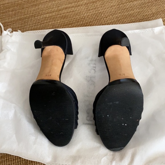 Manolo Blahnik Sedaraby Rhinestone Buckle D'Orsay In black satin Size 37.5 - Picture 5 of 5